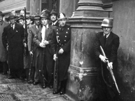 Boj o rozhlas 1945